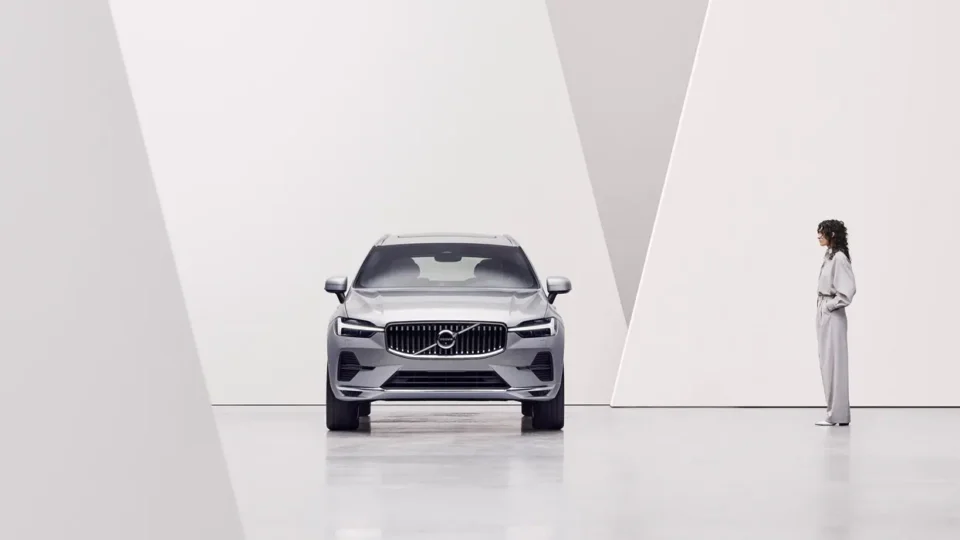 xc60-gallery-1-16x9-1.webp