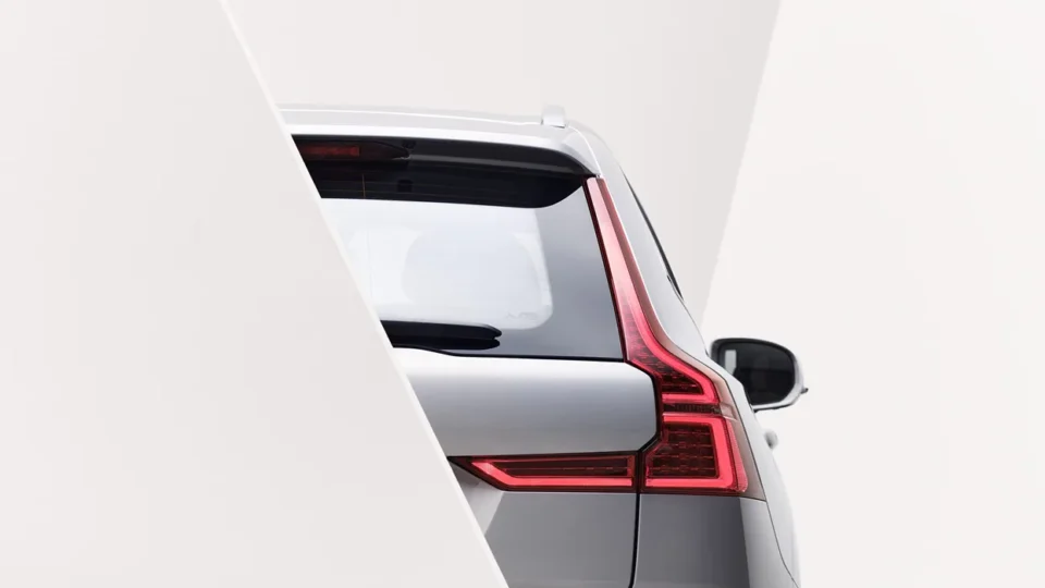 xc60-gallery-3-16x9-1.webp